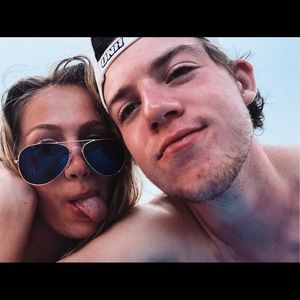 Meet your Posher, Corinne